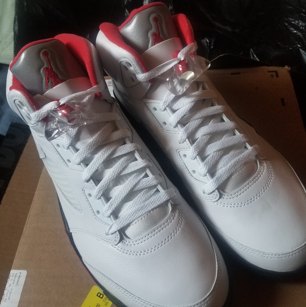 Air jordan fire red 5s